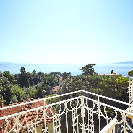 Bristol Ξενοδοχείο 4*