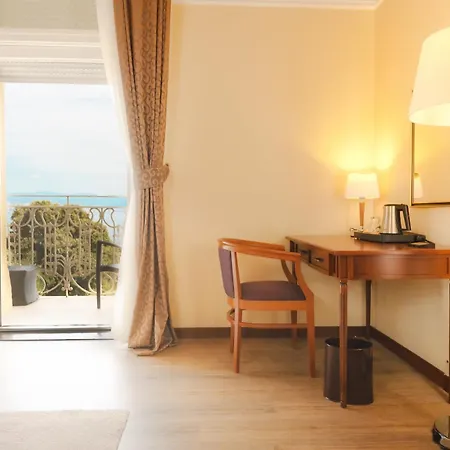 Bristol Ξενοδοχείο 4*