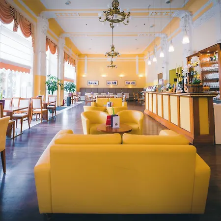 Bristol Hotel 4*