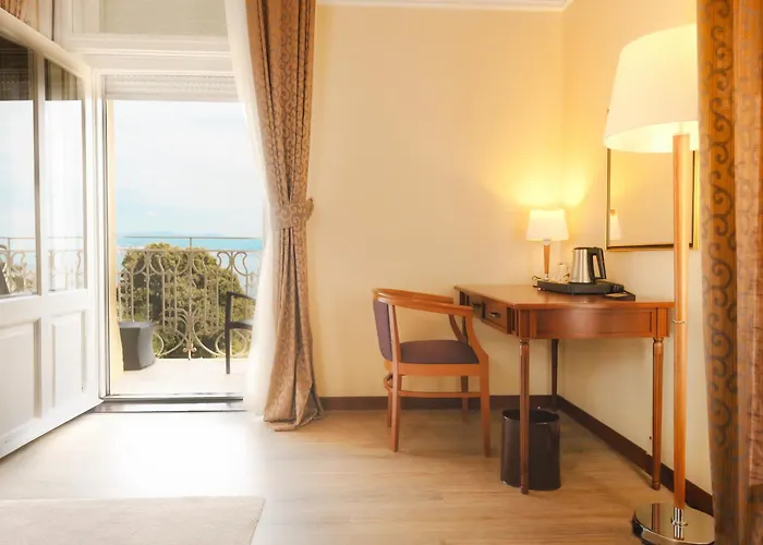 Bristol ホテル 4*