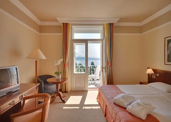 Bristol ホテル オパティヤ