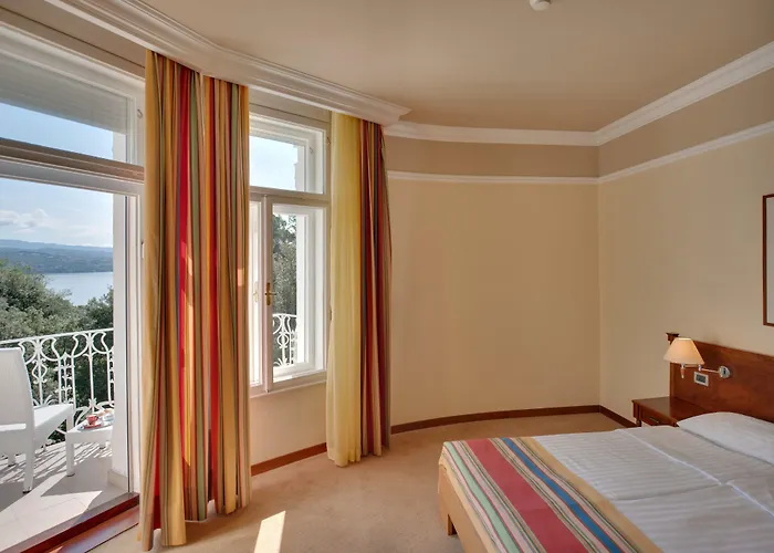 Bristol ホテル オパティヤ