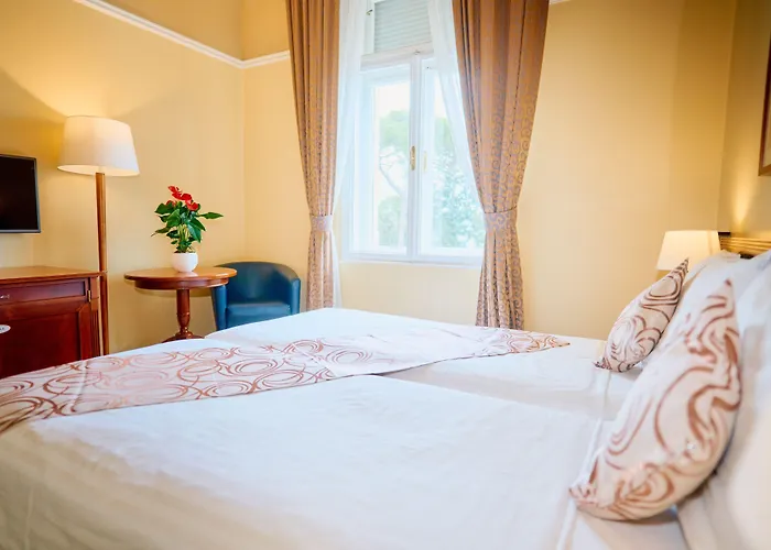 ホテル Bristol 4*